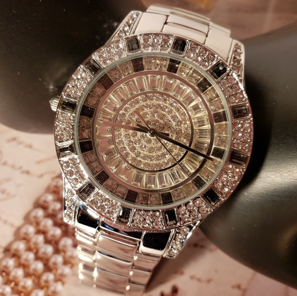 Beautiful Victoria Weick Glamorous Crystal Watch - Picture 2 of 3